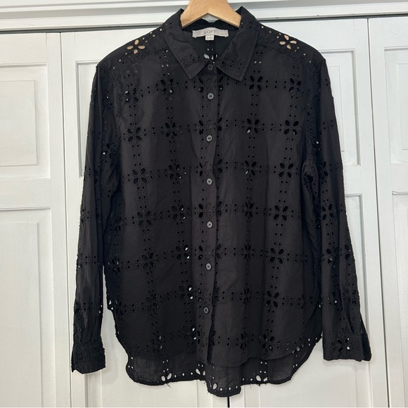 LOFT Black Petite Square Eyelet Everyday Relaxed Shirt - Picture 6 of 16
